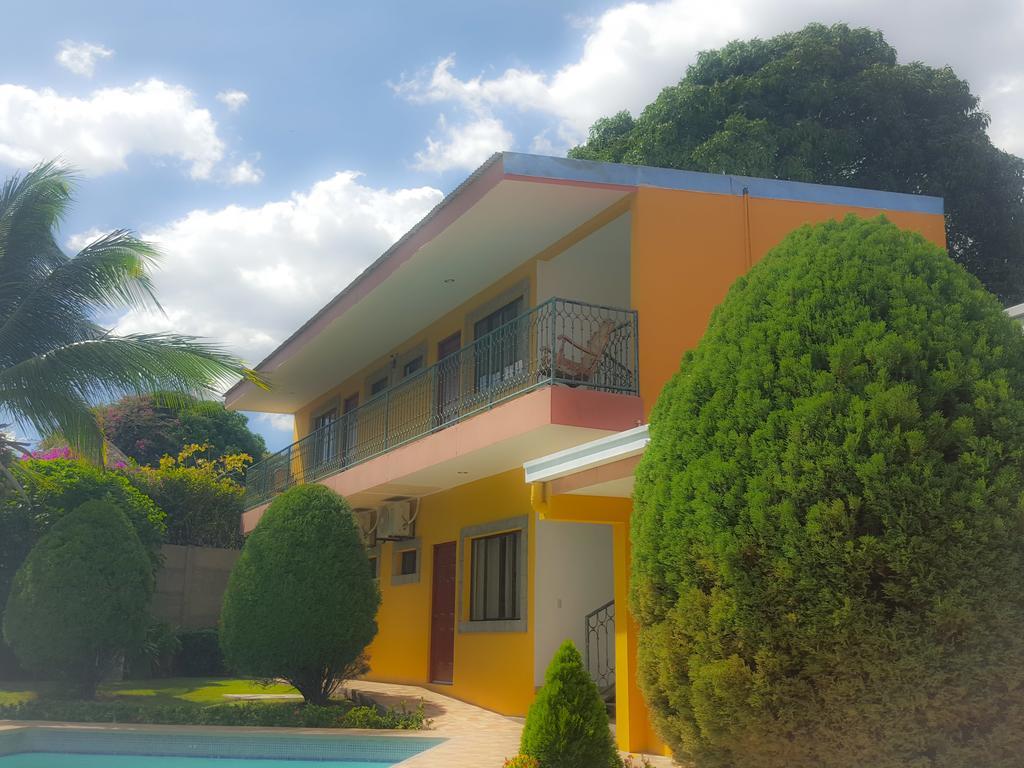Hotel Los Pinos Managua Exterior photo