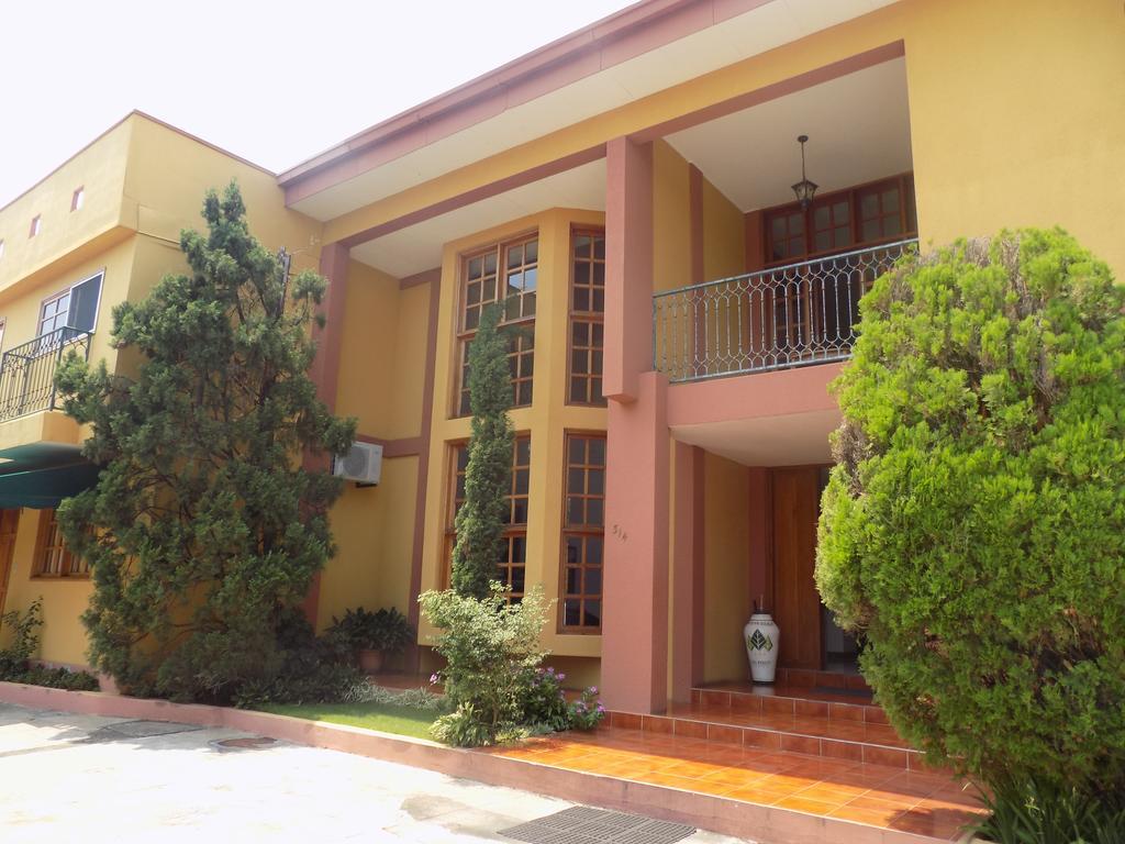 Hotel Los Pinos Managua Exterior photo