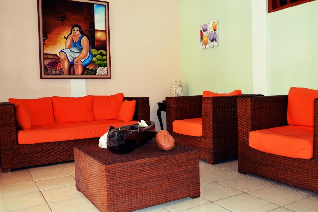 Hotel Los Pinos Managua Exterior photo
