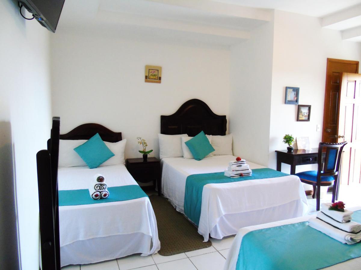 Hotel Los Pinos Managua Exterior photo